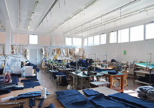 ชุดวอร์มพรีเมียมแบบยูนิเซ็กซ์  บุผ้าอุ่น  แบบมีฮู้ด สีพื้น  ดีไซน์ 2-in-1 สำหรับอากาศหนาว  ใส่ได้ทุกวันและใส่เที่ยว - Product Image 6