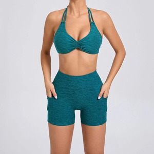 Ensemble de yoga et de gym tendance de haute qualité Survêtement d'entraînement décontracté en gros Ensemble 2 pièces de coupe ajustée de qualité supérieure pour femmes - Product Image 1