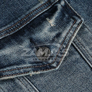 Veste en jean pour homme en coton avec logo personnalisé en gros, respirante, pour une utilisation en extérieur - Product Image 4