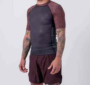 Chemise de compression de haute qualité MMA Rash Guard pour hommes Personnalisez votre propre logo Sublimé Full Sleeve Rash Guard pour hommes - Product Image 5