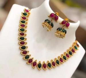Ensembles de bijoux de mode de mariage Antique traditionnel femmes Simple sud indien Temple collier ras du cou lourd plaqué or Style moderne - Product Image 2