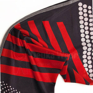 Ropa Deportiva Personalizada al por Mayor con Cuello Redondo, Camiseta Deportiva de Compresión Elástica con Estampado por Sublimación en Poliéster - Product Image 6