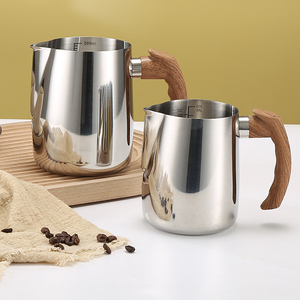 Pichet à mousse de lait en acier inoxydable 304 avec poignée en bois, bec pointu, échelle, carafe à <span class=keywords><strong>café</strong></span> pour latte art, tasse à fondre la cire - Product Image 4