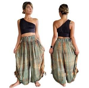 Ropa de verano Cómodo Tamaño libre Pierna ancha Estilo Palazzo Pantalones largos Rayón de tinte múltiple con cinturón para fumar Bolsillo Ajuste Suelto - Product Image 1