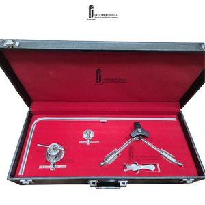 F.J.INTERNATIONAL Ensemble complet d'instruments chirurgicaux Source d'alimentation manuelle Chirurgie générale Système de rétracteur de bras en acier CE en boîte - Product Image 1