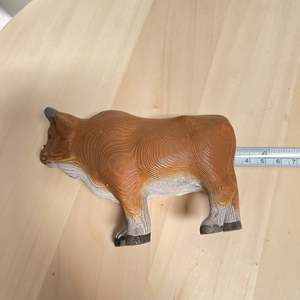 YEEYAYA in legno intagliato a mano statua di bue decorazione per la casa scultura e statuette animali da fattoria per l'arredamento della camera - Product Image 3