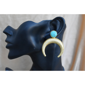 Pendientes grandes de piedra hechos a mano para mujer, joyería de diseño, tachuelas chapadas en oro y latón - Product Image 4