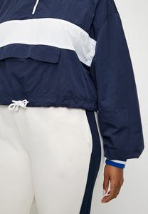 Chaqueta Cortavientos para Mujer Diseñada con Tela de Nailon Ligera, Chaqueta Cortavientos para Mujer Hecha con Tela Resistente al Viento - Product Image 4