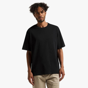 Camiseta Corta Cuadrada, 185 GSM, 100% Algodón, Suave, Cómoda, Transpirable, Ropa Casual Moderna, Proveedor de Fábrica de Marca Privada OEM - Product Image 1