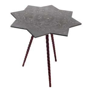Table ronde avec gaufrage or et fond Table basse ou d'appoint ronde en aluminium fini nickel à trois pieds pour meubles de maison - Product Image 2
