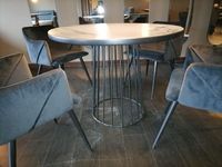 Table basse moderne de luxe classique avec plateau en marbre et métal doré personnalisable pour la maison, salon, meubles
