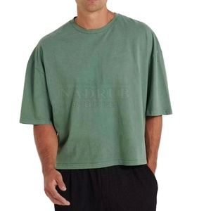Cropped T-Shirt With Minimal Design <b>For</b> Streetwear And Casual Looks Trendy Short Sleeve <b>Crop</b> <b>Top</b> With Lightweight Cotton Blend - Product Image 3