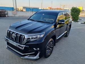 LandCruiser Prado 2020 GCC, moteur diesel turbo, boîte de vitesses automatique, direction à gauche, sièges en cuir, caméra arrière, pneus R19, intérieur foncé - Product Image 6