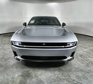 Dodge Charger Daytona Scat Pack AWD 2024 d'occasion, propre, turbo électrique, automatique, cuir foncé, ACC, R19, conduite à gauche - Product Image 1