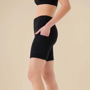 Shorts de compression taille haute pour femmes de qualité supérieure sur mesure Pakistan vente en gros de vêtements de sport taille élastique motif à carreaux - Product Image 4