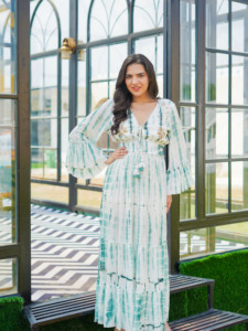 Robe midi bohème verte pour femmes, robe à manches longues à volants avec détails en dentelle, idéale pour les vacances, les pique-niques et les styles de villégiature - Product Image 3