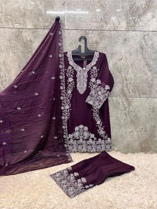 Haut en georgette Hevy Star avec ensemble Salwar pakistanais et dupatta en georgette Heavy Star - Product Image 3