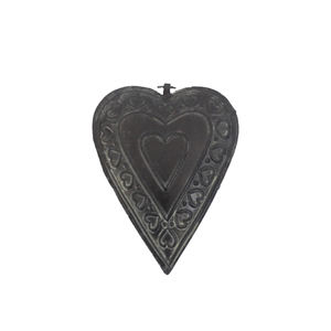 Le plus récent ensemble décoratif de 2 coeurs suspendus en métal pour la maison et la décoration de Noël couleur grise personnalisée à la main - Product Image 4