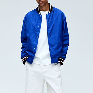 Chaqueta Bomber de Satén para Hombre con Logotipo Bordado Personalizado en el Cuello, Logotipo Frontal, Talla Grande, 100% Poliéster, Impermeable, con OEM - Product Image 5