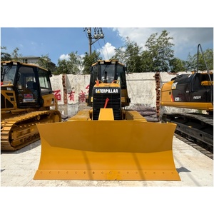 Bulldozer Caterpillar D5K XL d'occasion, jaune, équipement de construction lourd en bon état - Product Image 2