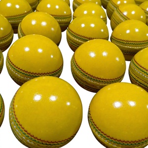 ลูกคริกเก็ตหนังแท้คุณภาพพรีเมียม สีขาว ผลิตจากหนัง สำหรับฝึกซ้อม ขายลูกคริกเก็ตแข็งคุณภาพสูง รับผลิตแบบ OEM - Product Image 1