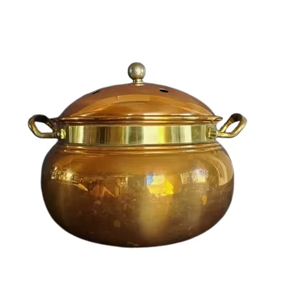 Plat à gratin en or poli de fabrication soignée avec couvercle assorti, assez robuste pour un usage quotidien, assez beau pour être exposé - Product Image 3