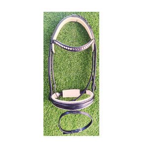 Vente en gros de bride anatomique en cuir de concours hippique avec muserolle croisée et rêne en cuir - Product Image 3