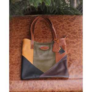 กระเป๋าถือหนังแท้สำหรับผู้หญิง ดีไซน์เนอร์ คุณภาพสูง กันน้ำ ทนทาน เหมาะสำหรับใช้ในชีวิตประจำวัน ทำงาน เดินทาง ผลิตด้วยมือจากอินโดนีเซีย - Product Image 4