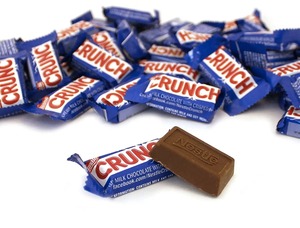 Barra de chocolate con leche de 70g de Venta caliente con mermelada de fruta de galleta de cacahuete patrón de frijol dulce caramelo sólido en embalaje a granel - Product Image 4