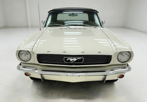 Mustang Cabriolet 1966 d'occasion en excellent état, moteur V8 289, faible kilométrage - Product Image 3