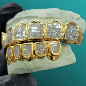 Grilles dentaires Hip Hop en argent sterling plaqué or rhodié S925 de haute qualité, avec micro-inserts en moissanite taille princesse VVS pour hommes - Product Image 2