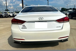 Gran Oferta, HYUNDAI GENESIS 3 Impecable 8  A W D Listo para Enviar - Product Image 5