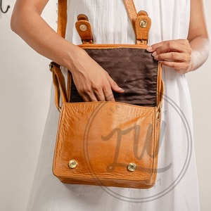 LW Nouvel Arrivage Western Aztec Sac à bandoulière en cuir usiné Vintage Brown Tooling Crossbody Bag Unique Aztec Matelassé Leather Handbags - Product Image 5