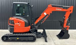 Mini-excavatrice Kubota KX040-4 2016, puissance compacte pour des applications diverses - Product Image 4