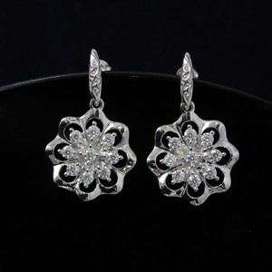 Boucles d'oreilles fleur Moissanite VVS1 en argent sterling 925 Style Hip Hop bijoux à pousser - Product Image 2
