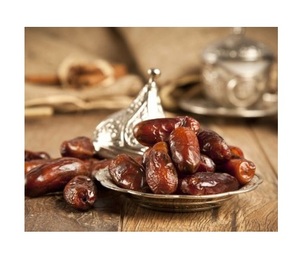Bol de dattes unique en métal avec design sculpté parfait pour servir des fruits secs, des bonbons, des collations et des rassemblements festifs - Product Image 6