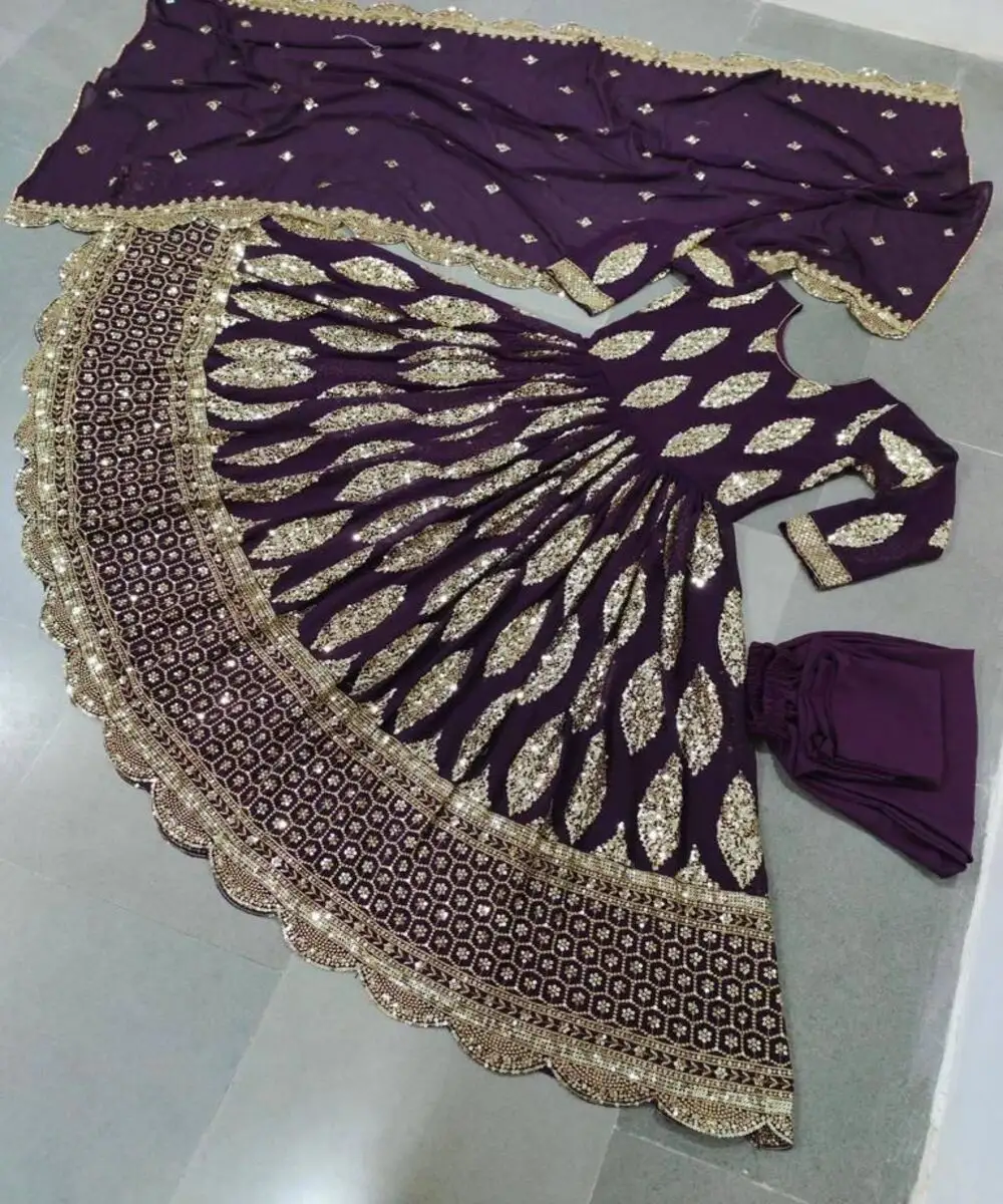 फैशन फ्यूजन: पाकिस्तानी स्टाइल सलवार कमीज - पारंपरिक और आधुनिक शैलियों का फ्यूजन, एक ठाठ और स्टाइलिश फैशन बनाना