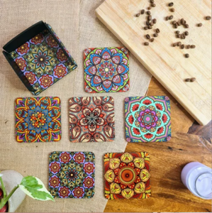 Ensemble de sous-verres carrés de l'Inde avec des motifs de mandala vibrants, complet avec un support assorti, disponible au prix de gros - Product Image 1