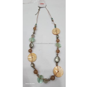 Collar de Diseño Moderno, Joyería de Moda para Mujer de la India, Collar de Resina Hecho a Mano con Aspecto Moderno de la India - Product Image 6