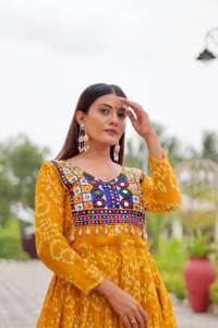 2024 été nouvelle mode filles Foux georgette col en v fil à broder travail avec vrai miroir et dentelle codi entièrement cousu - Product Image 2