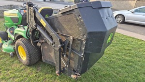 Cortadora de Césped John Deere X950R de Alta Calidad y Bajo Precio, 5.5HP, Caja Recolectora de 150L, Bajo Mantenimiento - Product Image 2