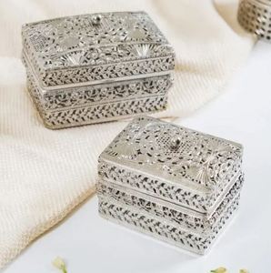 Boîte à bijoux de luxe décorative en métal de la meilleure qualité pour la décoration intérieure et l'article de cadeau dans un design élégant - Product Image 5