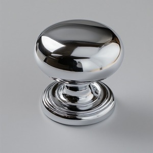 Poignée de porte en métal au design européen élégant pour villa et hôtel, fabriquée avec un savoir-faire expert offrant une présentation élégante et un toucher lisse - Product Image 1