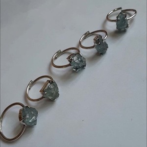 Meilleure qualité aigue-marine 10-15mm bague en argent sterling à griffes en gros bijoux en argent faits à la main avec prix de gros pour cadeau de mère - Product Image 4