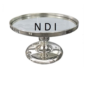 Ensemble de 2 supports à gâteaux design faits à la main avec finition en noyer - Product Image 5