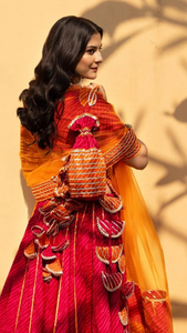 Lehenga Choli imprimé rouge et orange avec dupatta assorti, tenue ethnique de créateur pour mariage, fête, vêtements traditionnels indiens. - Product Image 4