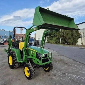 Tracteur compact John Deere 3035E avec chargeur frontal, tracteur agricole à roues 3025E pour le chargement et le transport en ferme - Product Image 1