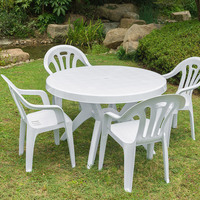 Table de jardin ronde en plastique pour 10 personnes, idéale pour les cafés, bistrots, patios, restaurants, fêtes et événements, et la restauration