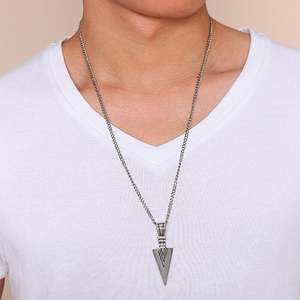 Collier pour homme Jeulia en titane plaqué or avec symbole de flèche - Cadeau chrétien vintage - Product Image 5