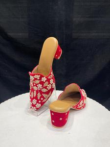 Jutti de lujo para mujer, calzado indio y Punjabi para fiesta de boda disponible a precio asequible - Product Image 4